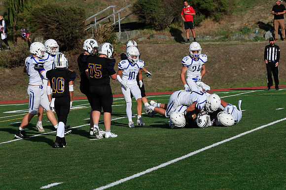 vs West Seattle-352 [1-1000 sec at f - 7.1 115 mm Canon Canon EOS-1D X Mark II EF70-200mm f-2.8L IS II USM]