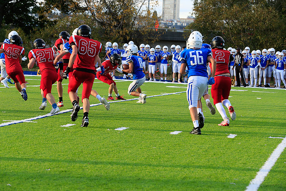 Seattle Prep vs Ballard-1912 [1-800 sec at f - 7.1 140 mm Canon Canon EOS-1D X Mark II EF70-200mm f-2.8L IS II USM]