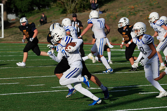 vs West Seattle-516 [1-1000 sec at f - 7.1 200 mm Canon Canon EOS-1D X Mark II EF70-200mm f-2.8L IS II USM]