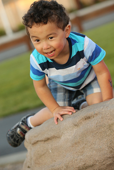 Sierra and Kai - Heritage Park-1163_ISO 1000__1-500 sec at f - 5.6