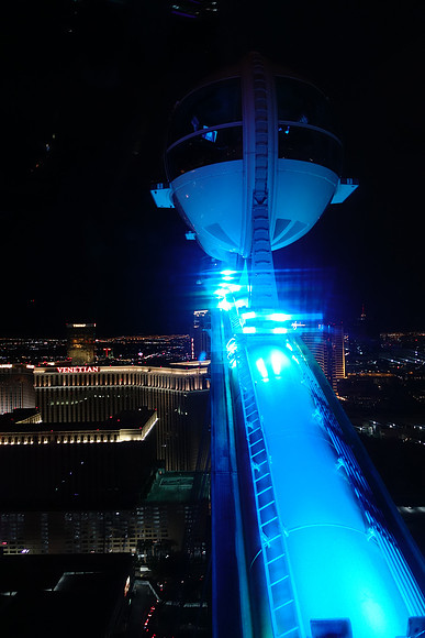 RX100V-205 DSC-RX100M5 8.8-25.7 mm f-1.8-2.8 8.8 mm 1-60 sec at f - 1.8 ISO 1000_