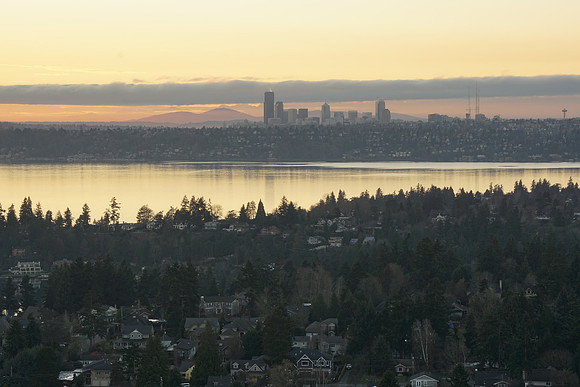 a6000City-28_ISO 100_1-13 sec at f - 13_E 16-70mm F4 ZA OSS at 70 mm