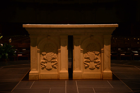 D600 - St James Cathedral-2_ISO 2800_1-100 sec at f - 4.5_24.0-85.0 mm f-3.5-4.5 at 85 mm