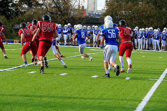 Seattle Prep vs Ballard-1910 [1-800 sec at f - 7.1 140 mm Canon Canon EOS-1D X Mark II EF70-200mm f-2.8L IS II USM]